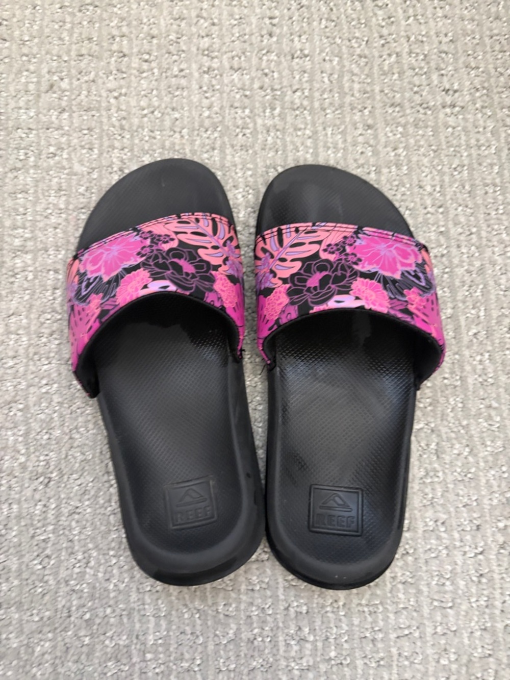 Reef kids  Pink and Black Floral Slide Sandals